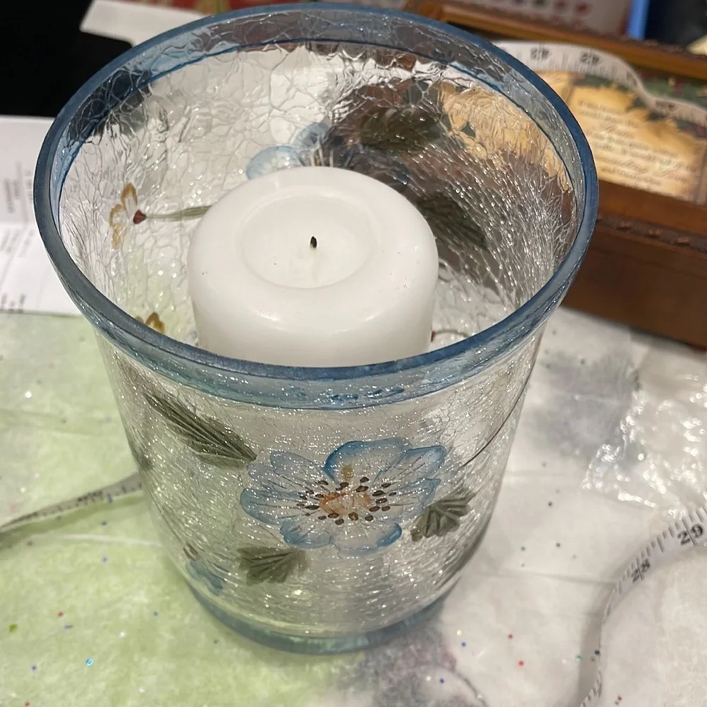 Candle vase holder. Crackled glass styling.great a vase for flowers bouquet.